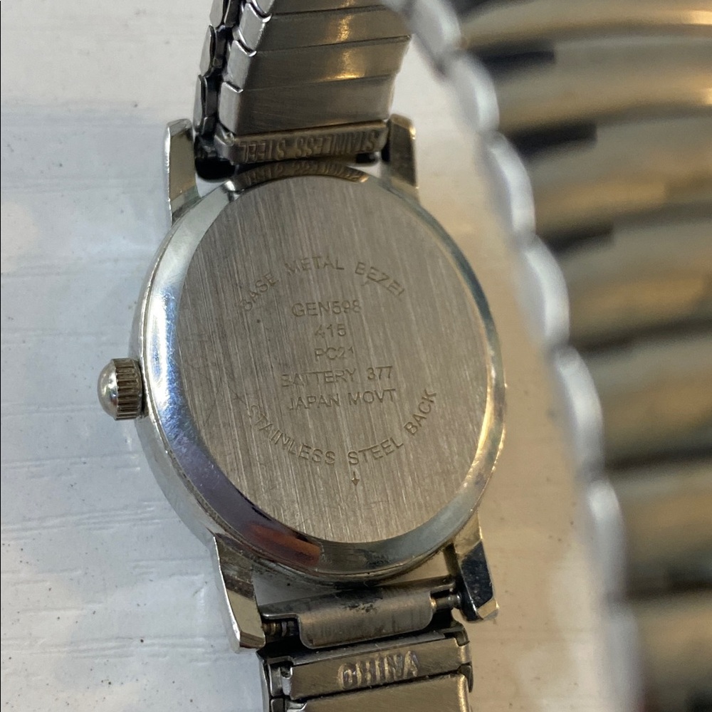 Women’s Watch - Picture 2 of 3